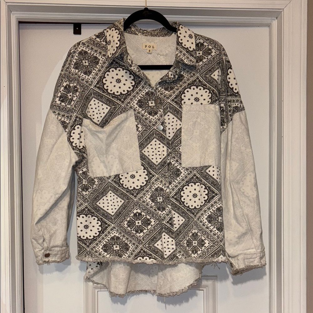 POL Women's Oversized Banadana-Print Denim Jacket - Small